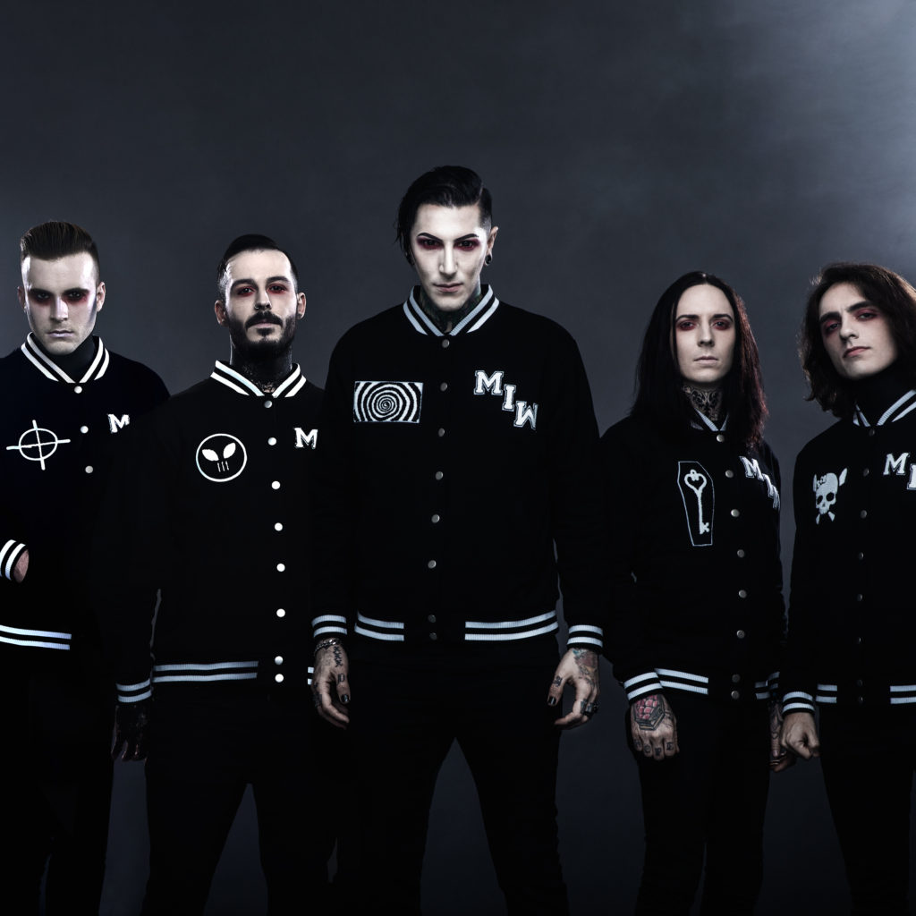 Motionless In Markthalle.