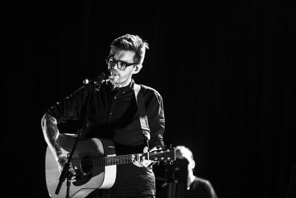 Nicholas Müller: „In Wirklichkeit ist es das Natürlichste und das Einzige, was wirklich jedem von uns passiert.“