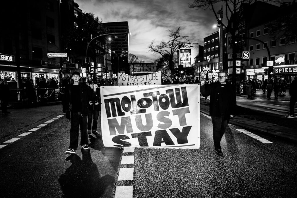 Interview: Molotow (must stay)